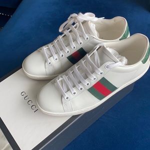 Great Condition Gucci Sneaker!
